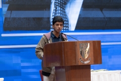 DSC0956209562