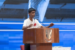 DSC0982209822